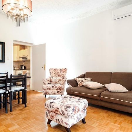 Apartment Yean Kaštela Kültér fotó