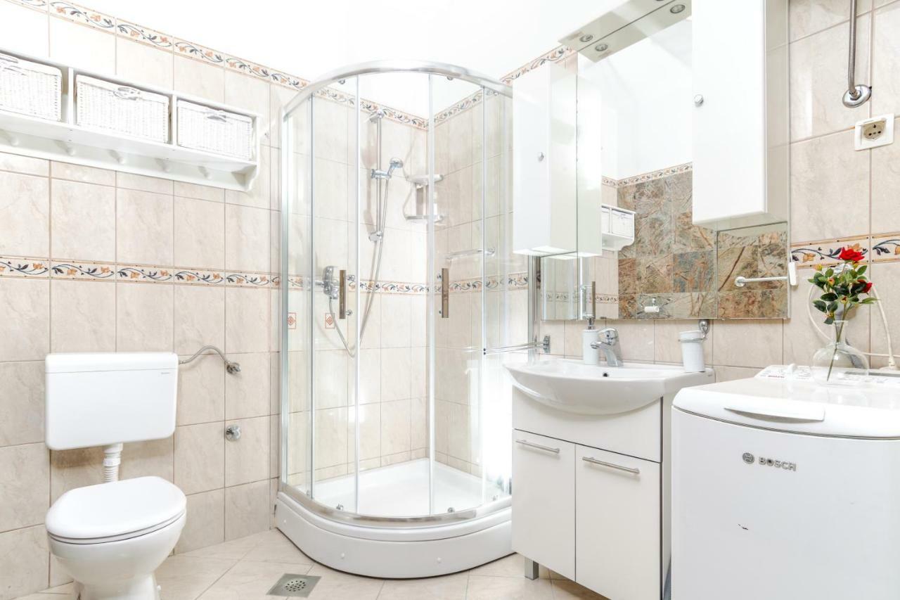 Apartment Yean Kaštela Kültér fotó