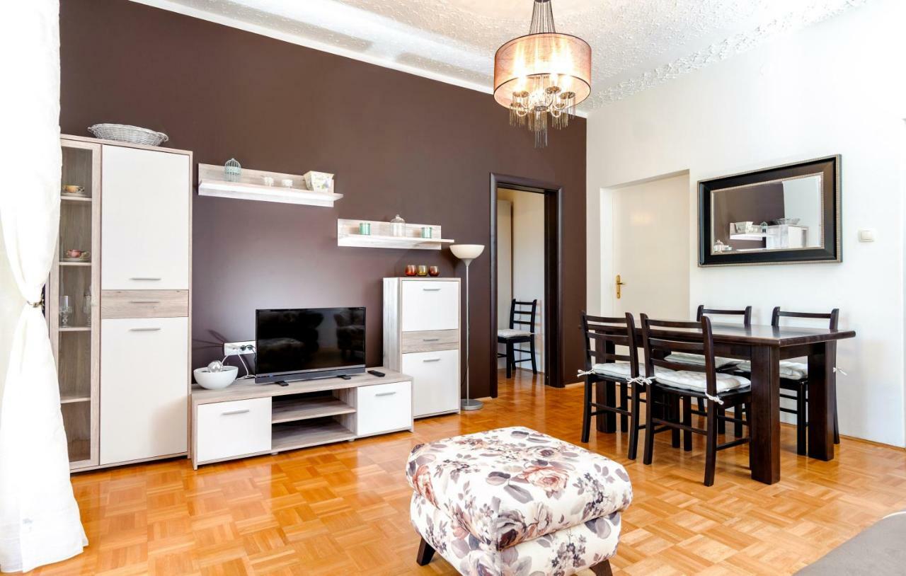Apartment Yean Kaštela Kültér fotó