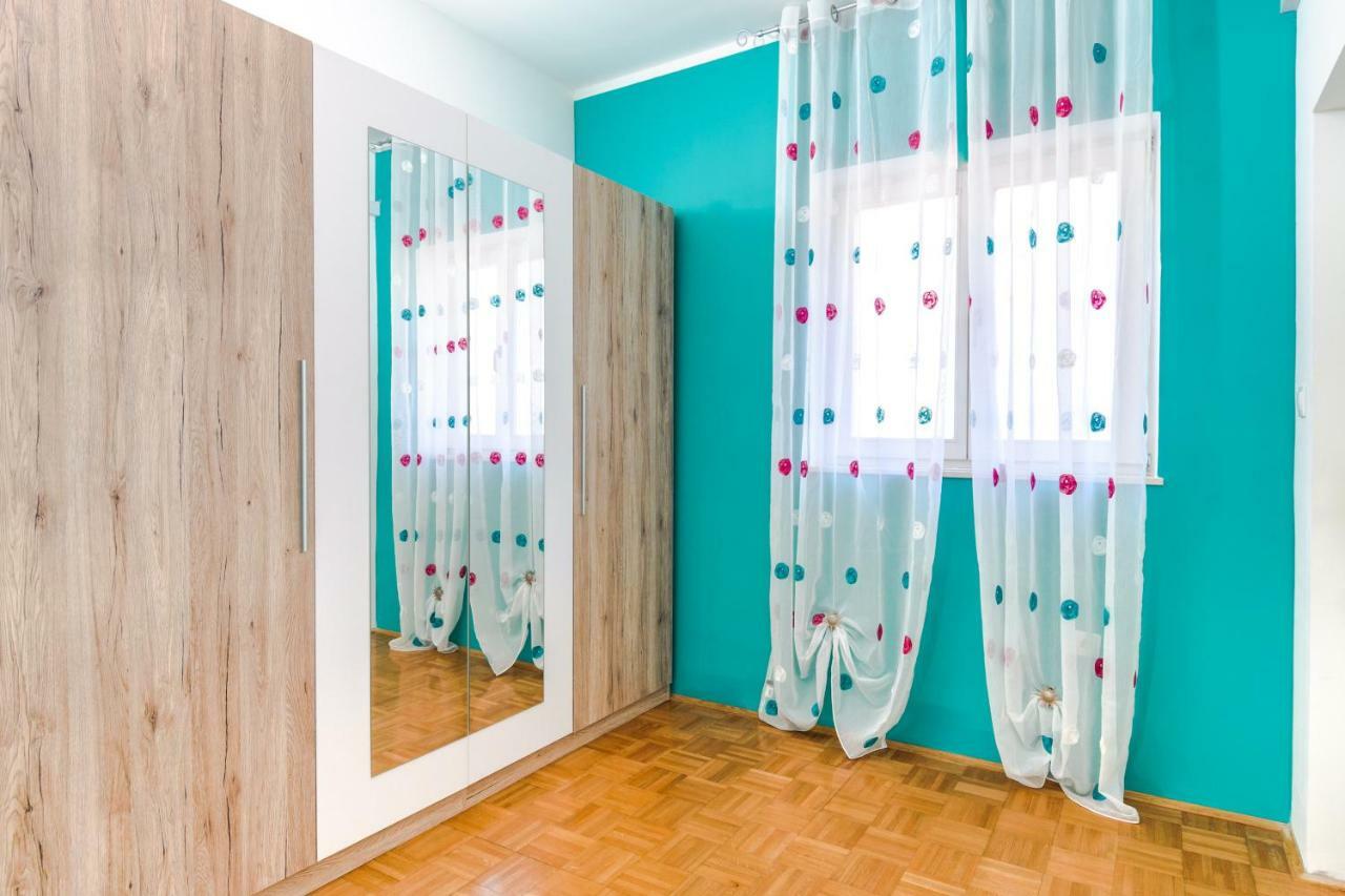 Apartment Yean Kaštela Kültér fotó