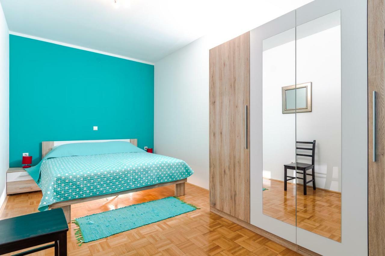 Apartment Yean Kaštela Kültér fotó