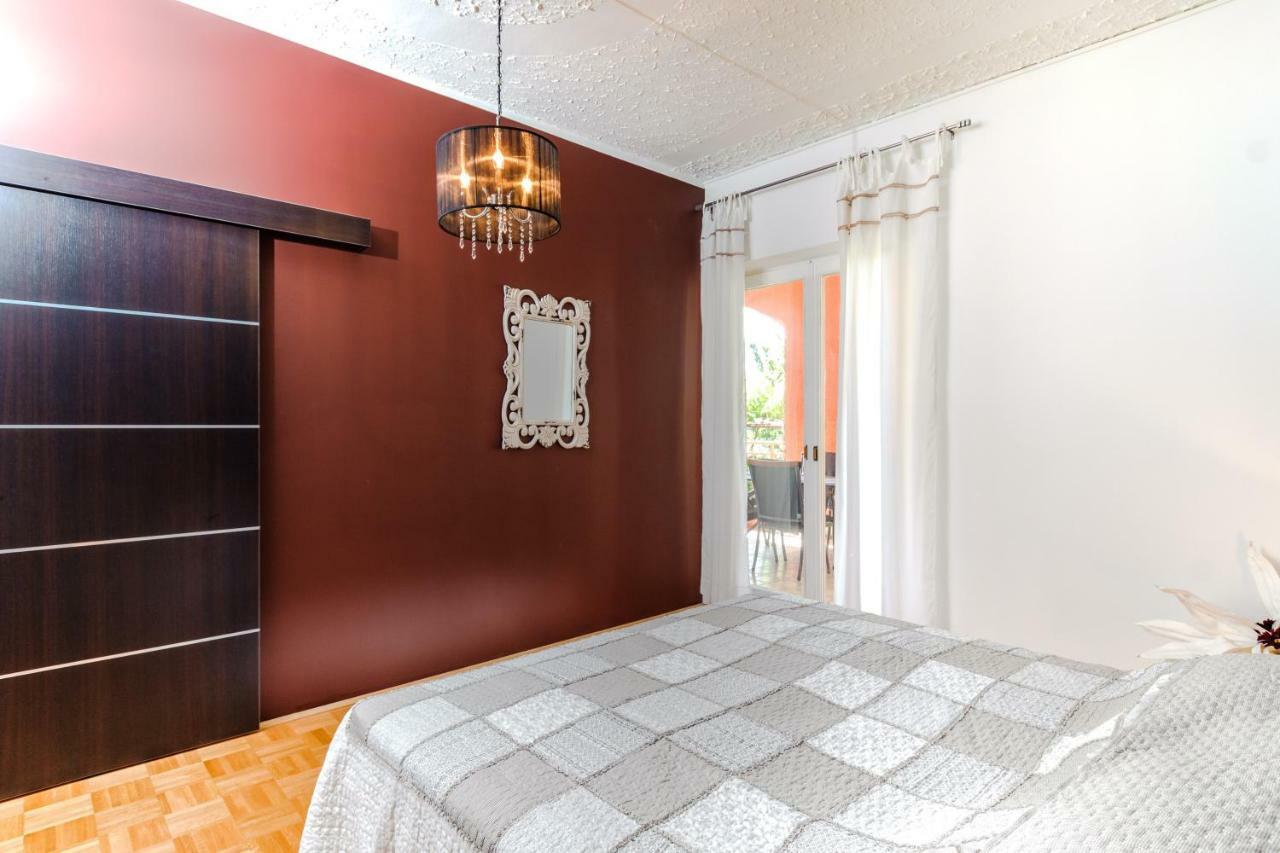 Apartment Yean Kaštela Kültér fotó
