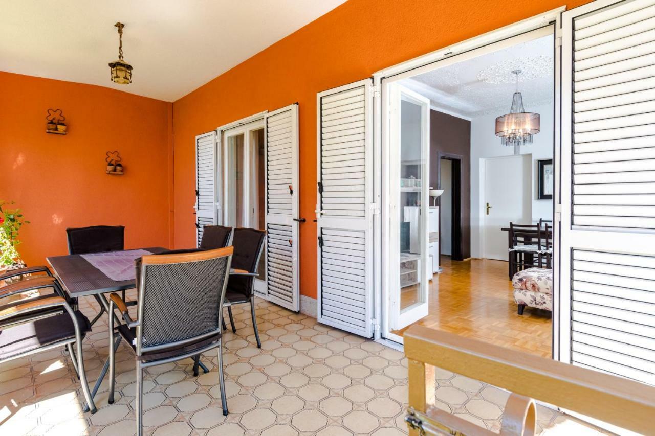 Apartment Yean Kaštela Kültér fotó
