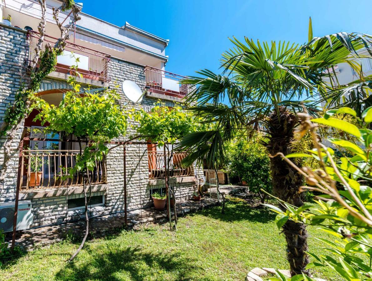 Apartment Yean Kaštela Kültér fotó