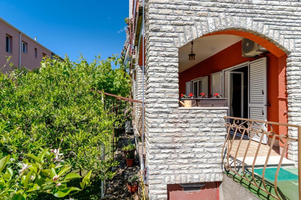 Apartment Yean Kaštela Kültér fotó