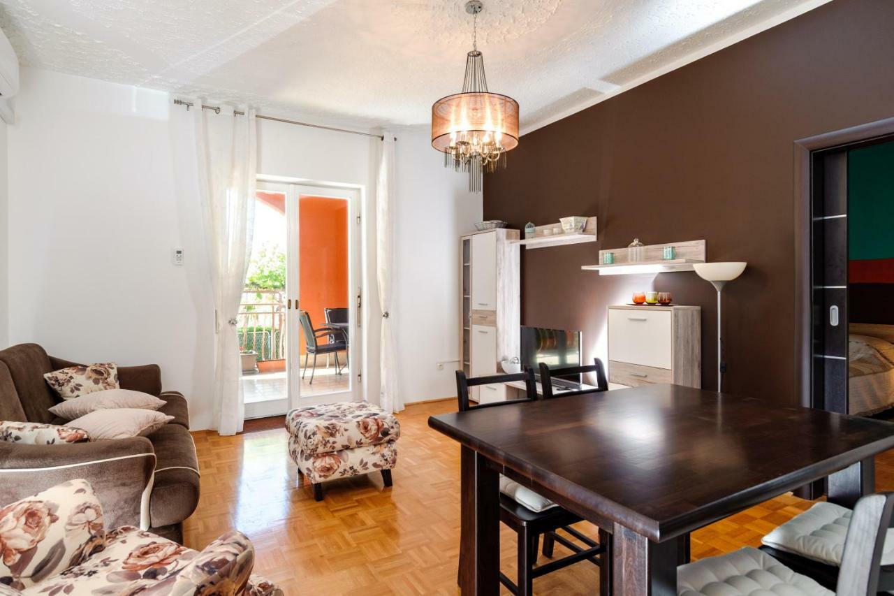Apartment Yean Kaštela Kültér fotó
