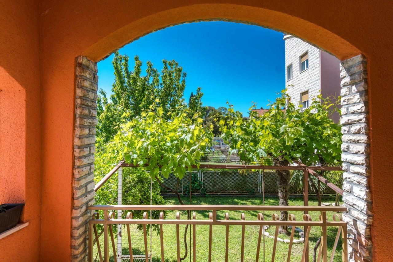 Apartment Yean Kaštela Kültér fotó