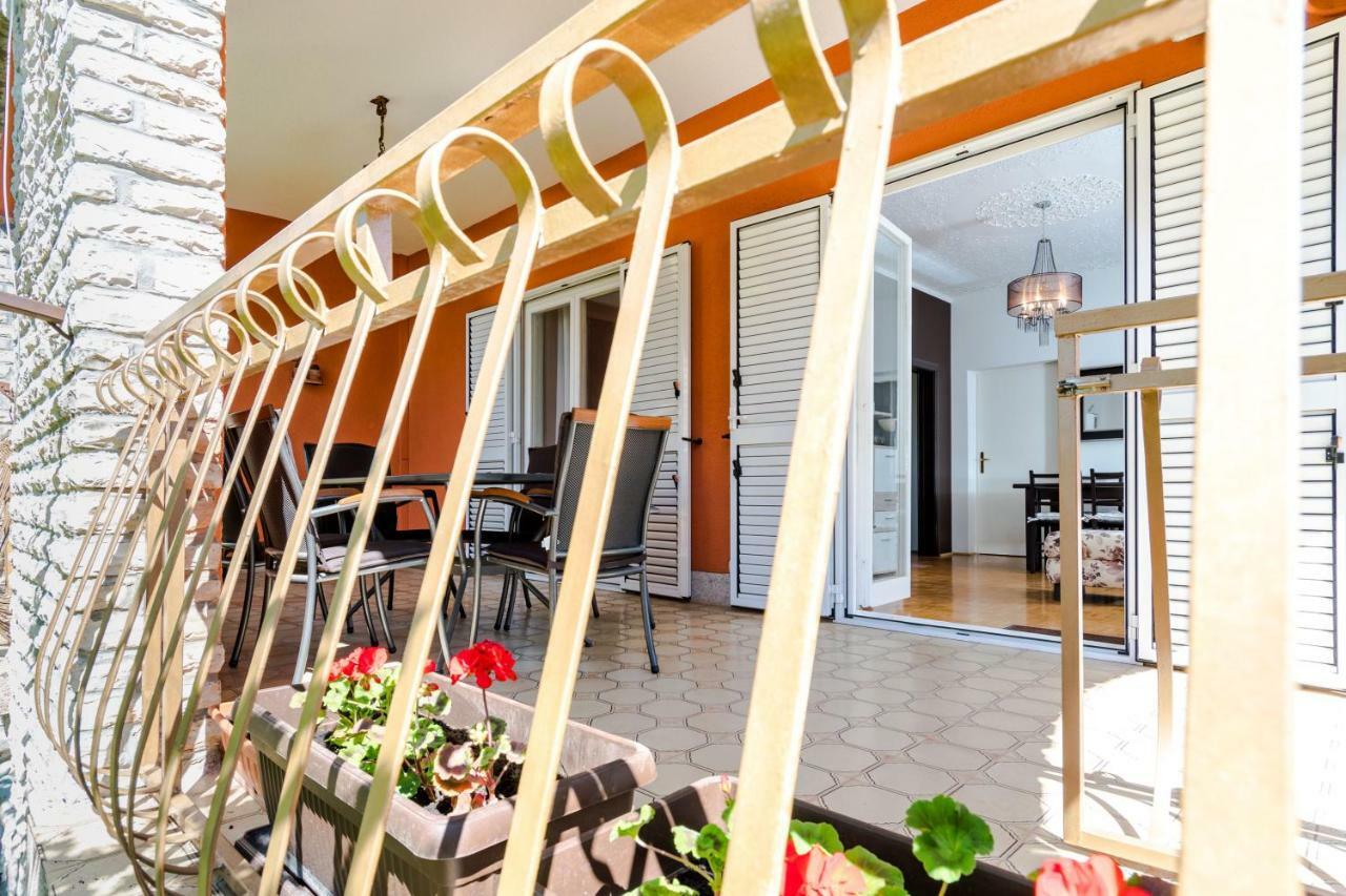 Apartment Yean Kaštela Kültér fotó