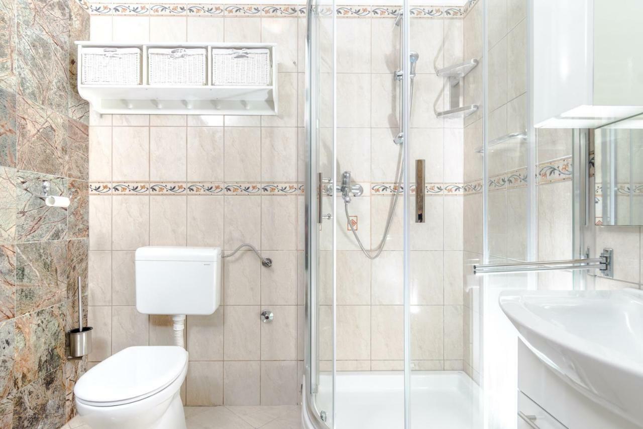 Apartment Yean Kaštela Kültér fotó