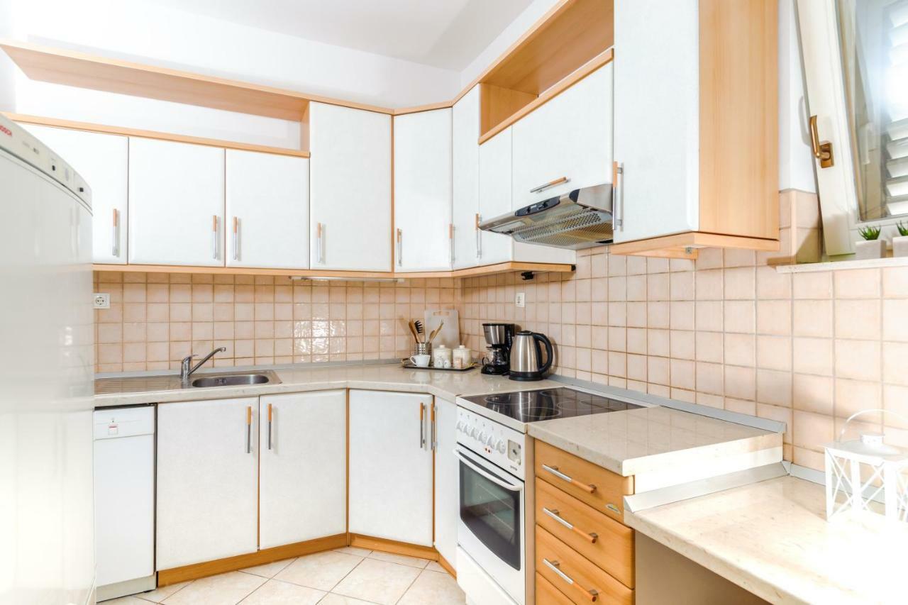 Apartment Yean Kaštela Kültér fotó