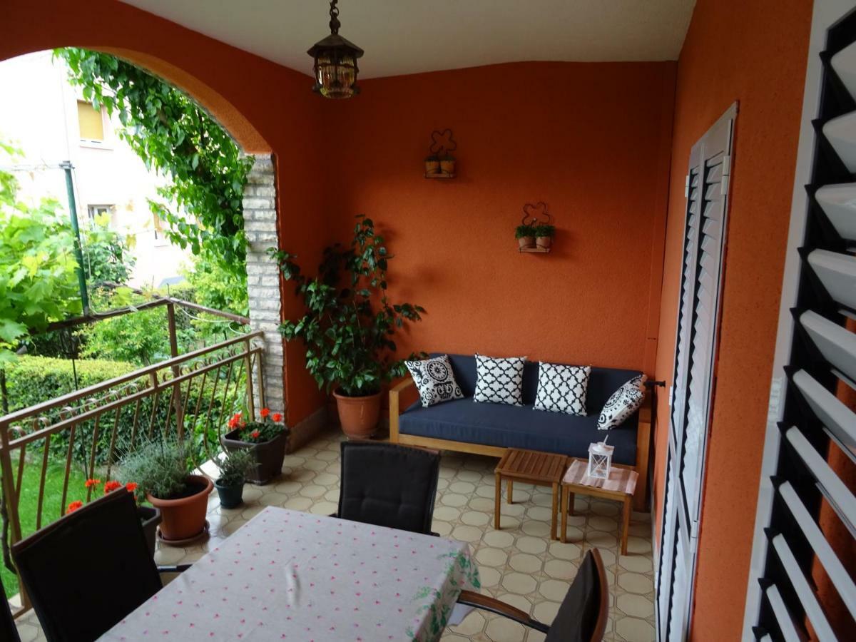 Apartment Yean Kaštela Kültér fotó